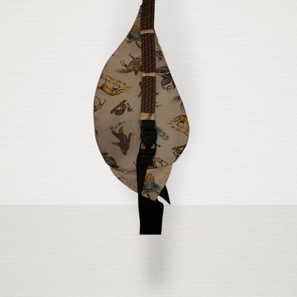 KAVU SLINGBAG Hard to find Bigfoot sling bag with other mythical creatures - Picture 2 of 8